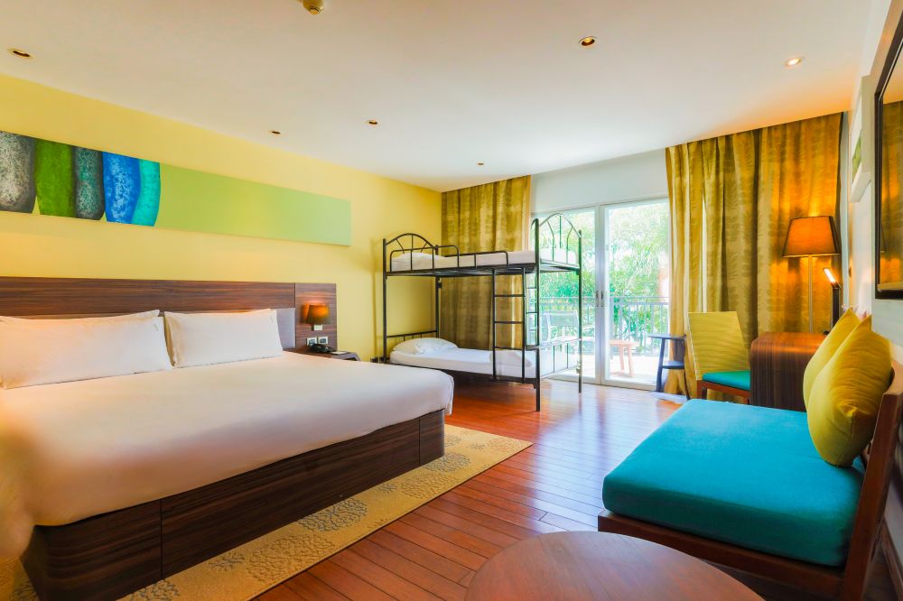 1 King 1 Bunk Premium, Holiday Inn Resort Phuket Karon Beach (ex. Destination Resorts Phuket Karon Beach) 4*