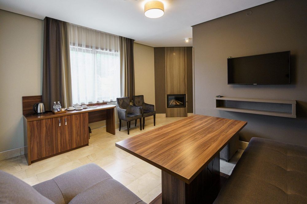 2-room Suite with Fireplace (Borzhava 2 Cottage), Озеро Vita 