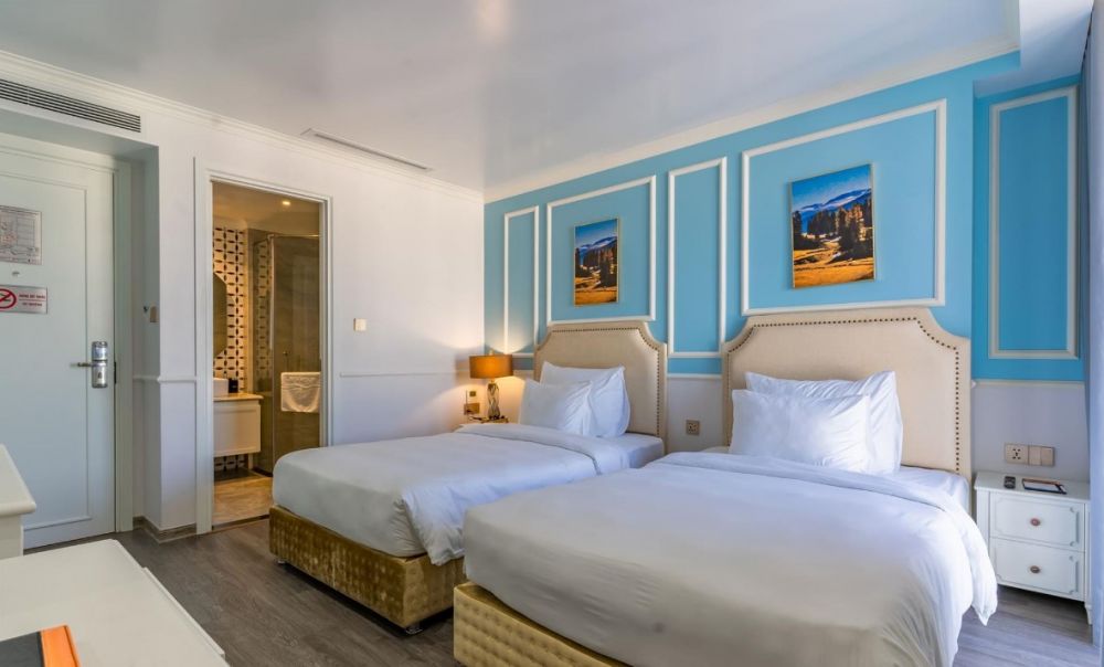 Deluxe City View, La Vague Hotel 3*