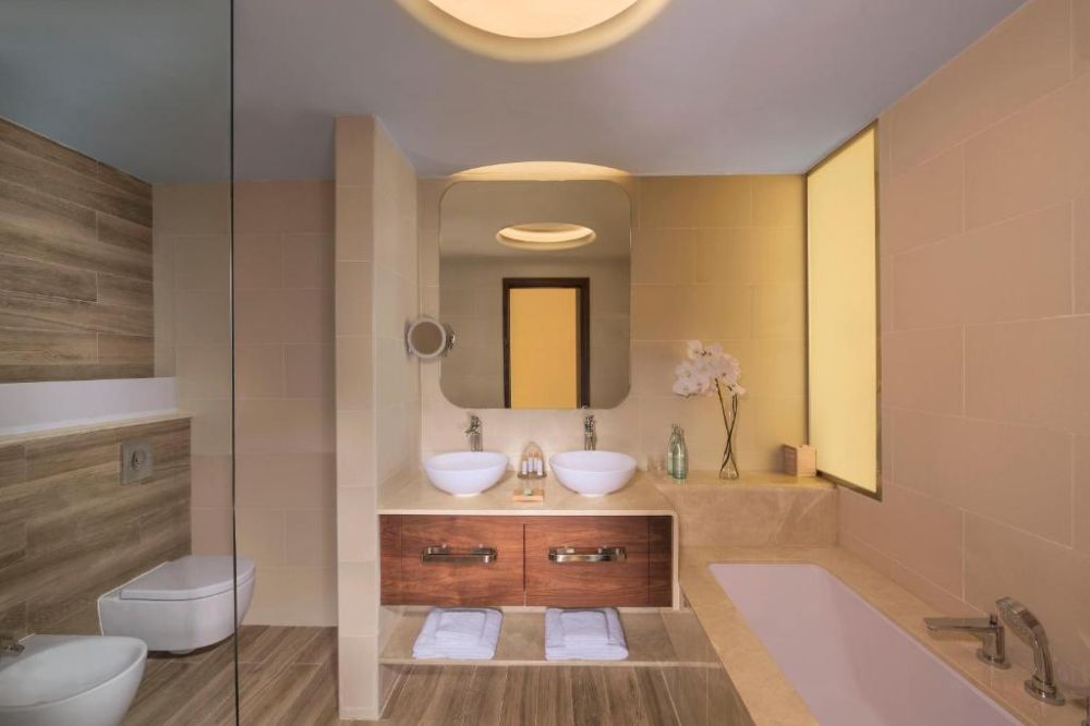 Premium Room with Balcony, Palm Sea View and Club Lounge Access, The Retreat Palm Dubai Mgallery By Sofitel 5*