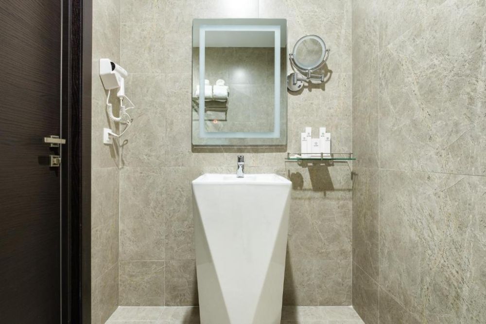 Люкс, Grand Mildom Hotel 3*