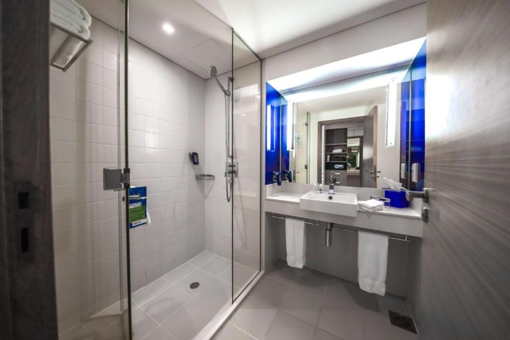 Standard Room PV/ SV, Yas Plaza Bay by IHG (ex. Park Inn by Radisson Abu Dhabi Yas Island) 4*