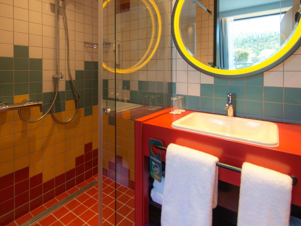 Family, Ibis Styles 4*