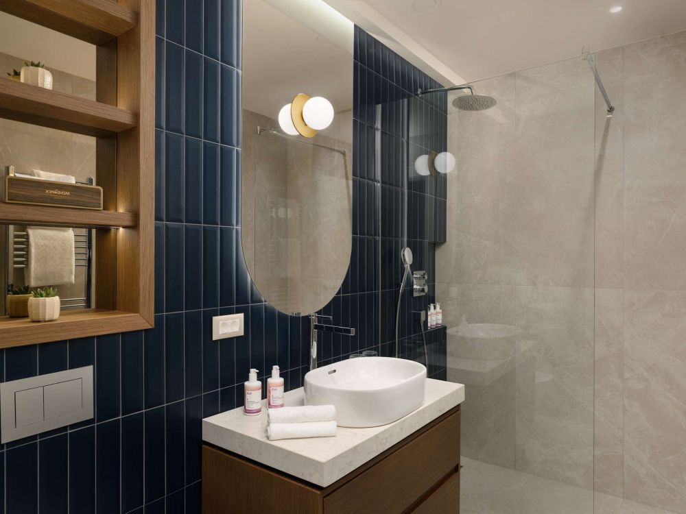 Deluxe Apartment Sea View with 1 Bedroom | 1 double bed and sofa, Mövenpick Hotel & Residences Teuta Kotor Bay 5*