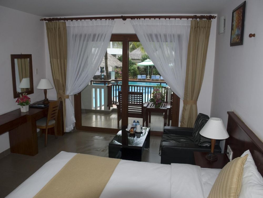 Deluxe Room With Pool View, Canary Beach Resort 3*