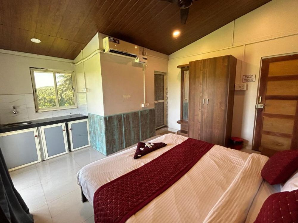 Deluxe AC Pool View, Shivam BNB 