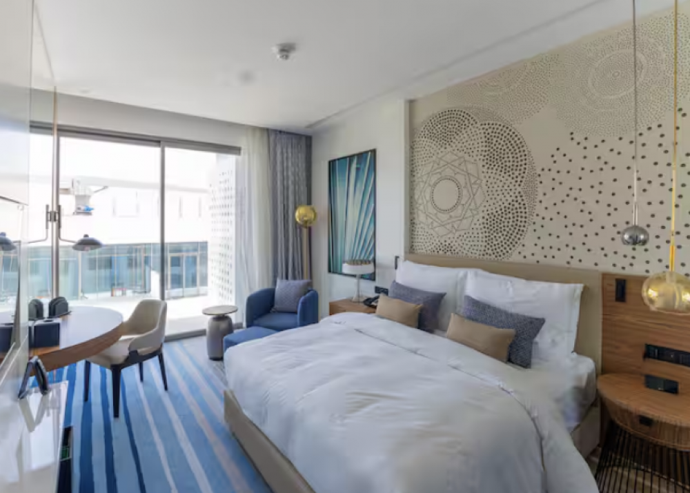 Deluxe Room Sea View | Deluxe Room City View, Tumbi Hotel Dubai The Palm, Tapestry Collection by Hilton 4*