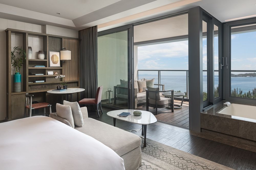 Panoramic Ocean View Room, Rosewood Sanya 5*