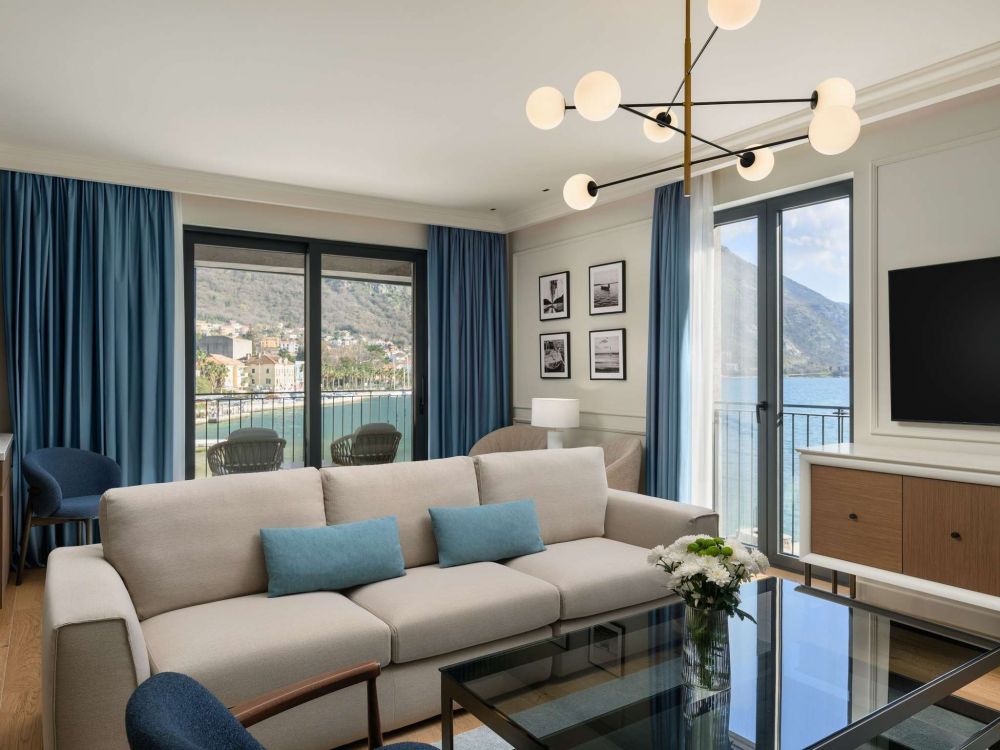 Deluxe Apartment Sea View with 2 Bedrooms, Mövenpick Hotel & Residences Teuta Kotor Bay 5*