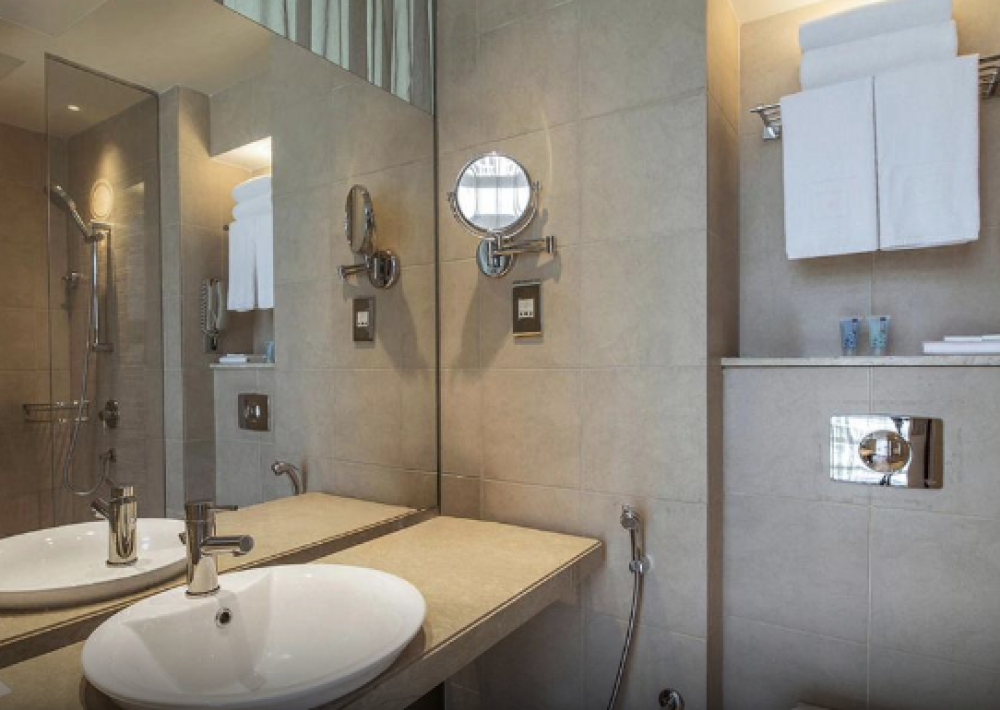 2 Bedroom Suite Plaza View, Yas Plaza Circuit (ex. Centro Yas Island Rotana) 4*