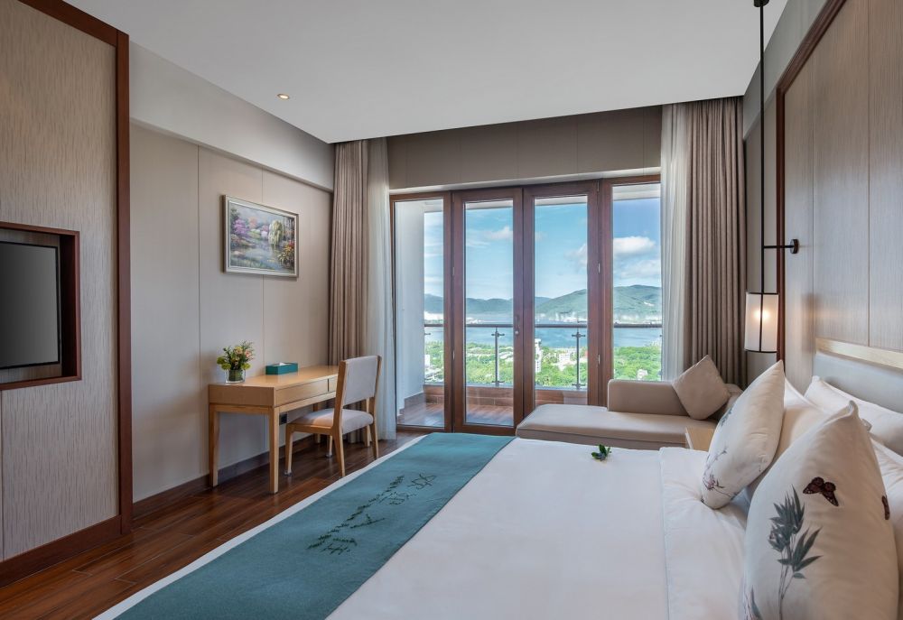 Superior Ocean View Room（City Ocean View), Da Dong Hai Hotel Sanya 5*