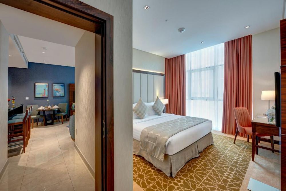One Bedroom City View/ Canal View, Royal Continental Suites 4*