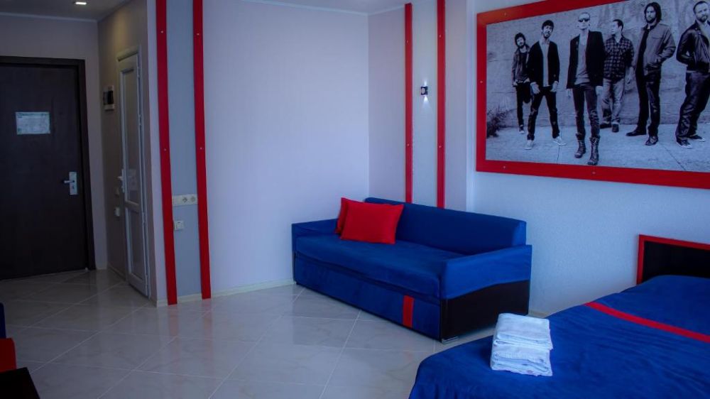 Standard TRPL/QDRPL, Rock Hotel 