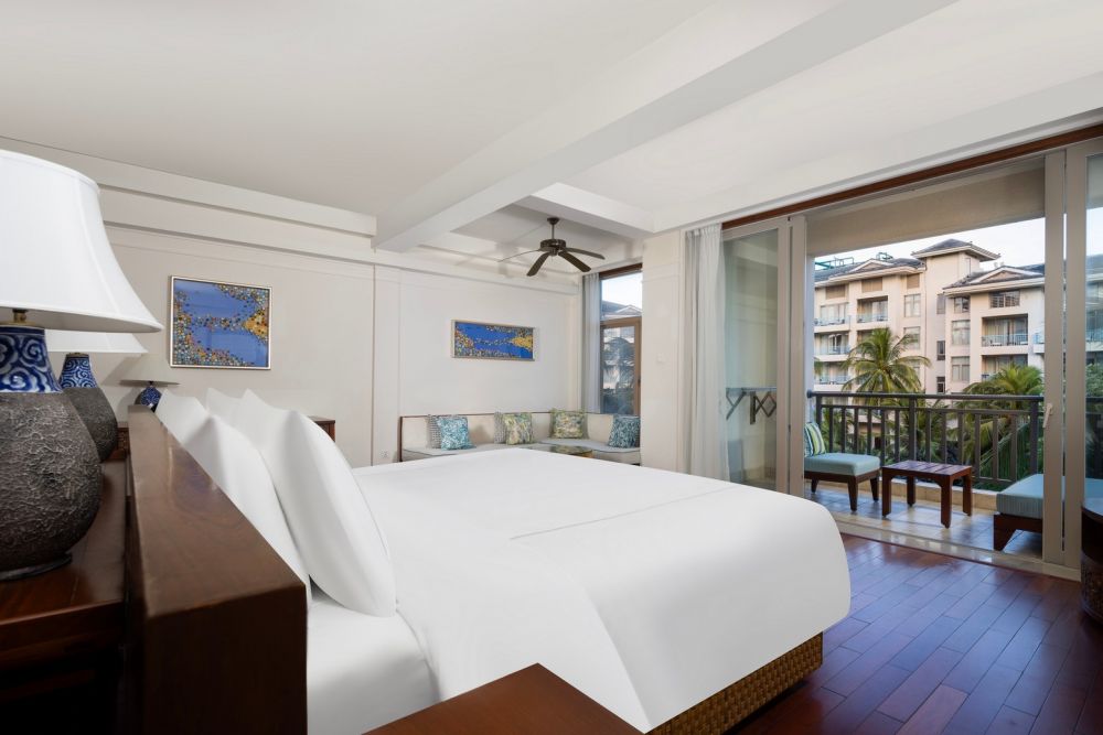 Swiss Pool View King/Twin bed room (ex.Grand Deluxe Room), Swissotel & Grand Mercure Sanya Yalong Bay 5*