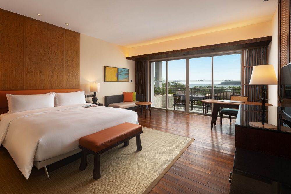 Luxury Lagoon Pool View Room (ex.Luxury Ocean View Room), Le Meridien Shimei Bay Beach Resort & Spa 5*