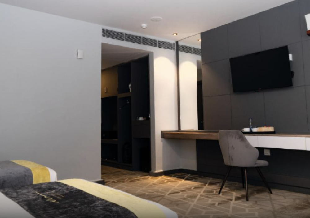 Standard Twin Room, Manhattan Business Hotel 4*
