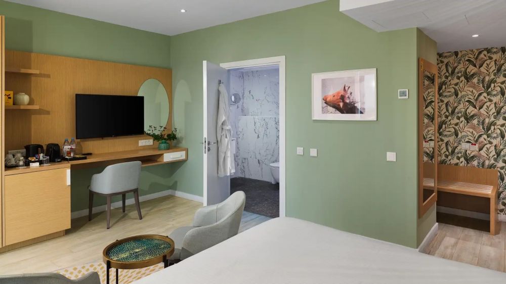 Superior Room SSV with Outdoor Hot Tub, Leonardo Crystal Cove Protaras (Adults Only 16+) 4*