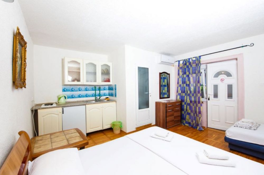 Studio 02+1, Violet Economy Guest House 2*