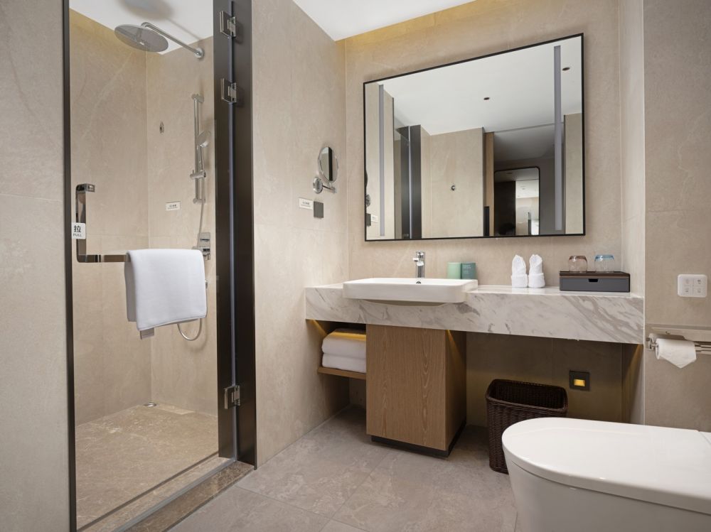 Deluxe Ocean View Room KING BED, Novotel Sanya Bay Yatai 5*