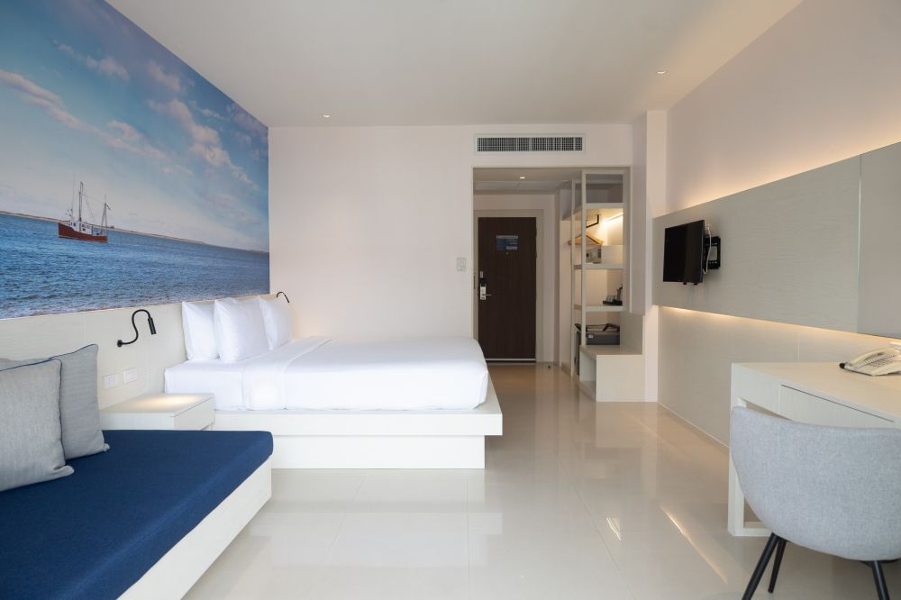 Deluxe Room/ Renovated PV Room/ PV, Amata Patong 4*