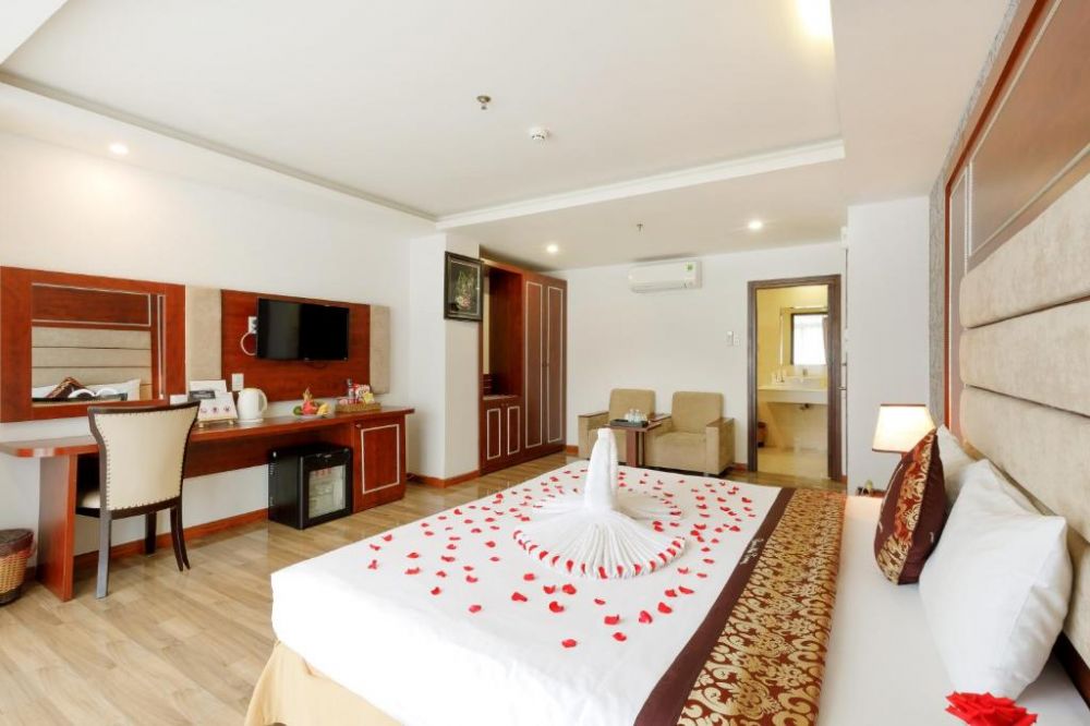 Executive Balcony CV/SV, Paris Nha Trang 3*