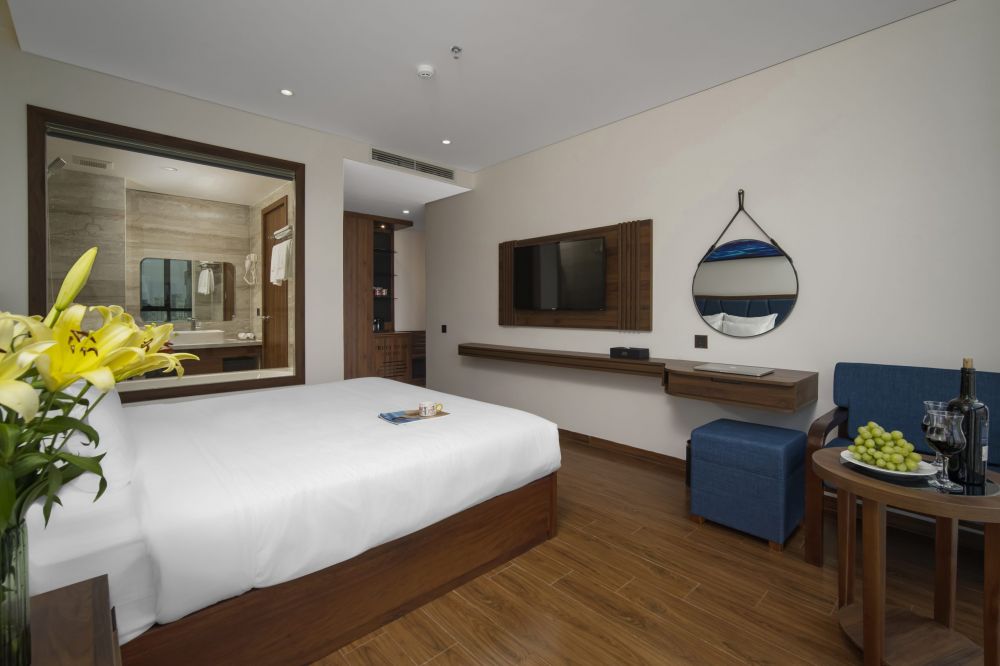 Suite Ocean Double Bathtub, Ruby Star Da Nang Hotel 3*