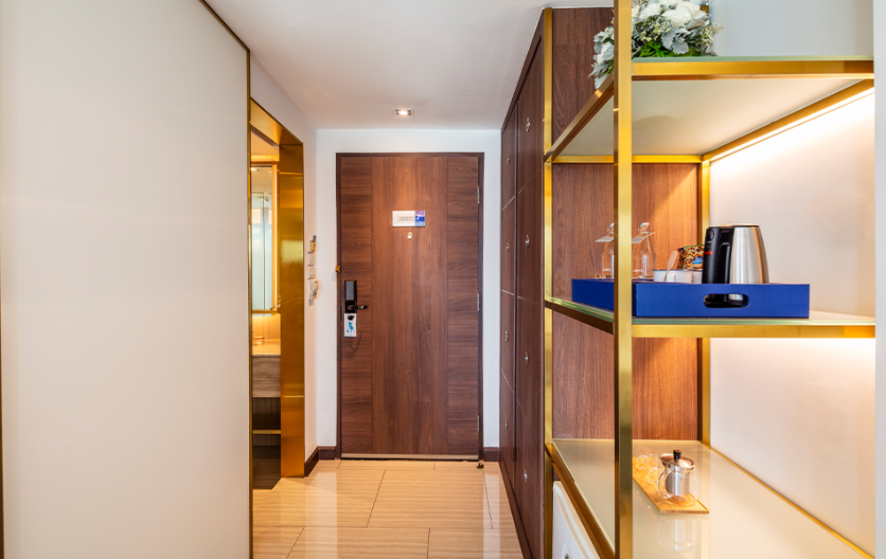 Deluxe, Cruise Hotel (The) (ex. A-One The Royal Cruise Hotel) 4*