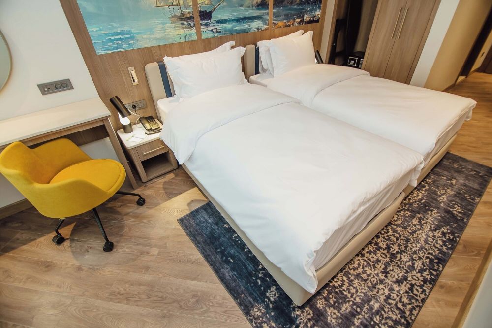 Comfort Twin Room, City View, La Quinta by Wyndham Batumi 4*