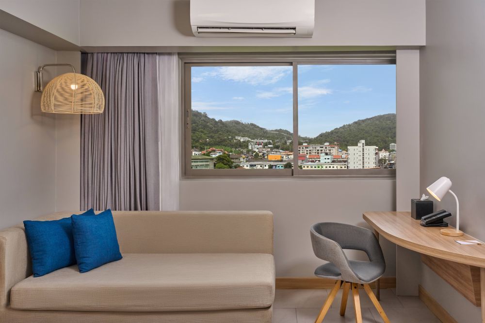 Superior Room with Mountain View, Mercure Phuket Patong Journeyhub (ex. Journeyhub Phuket Patong) 4*