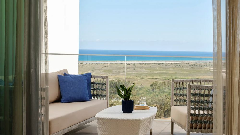 Junior Family Suite, City of Dreams Mediterranean 5*
