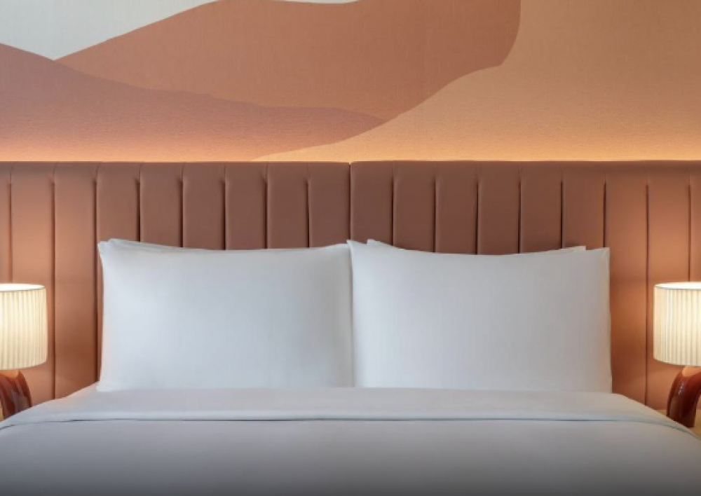 1 Queen 2 Twin Premium Family Suite Plaza View, Yas Plaza Circuit (ex. Centro Yas Island Rotana) 4*