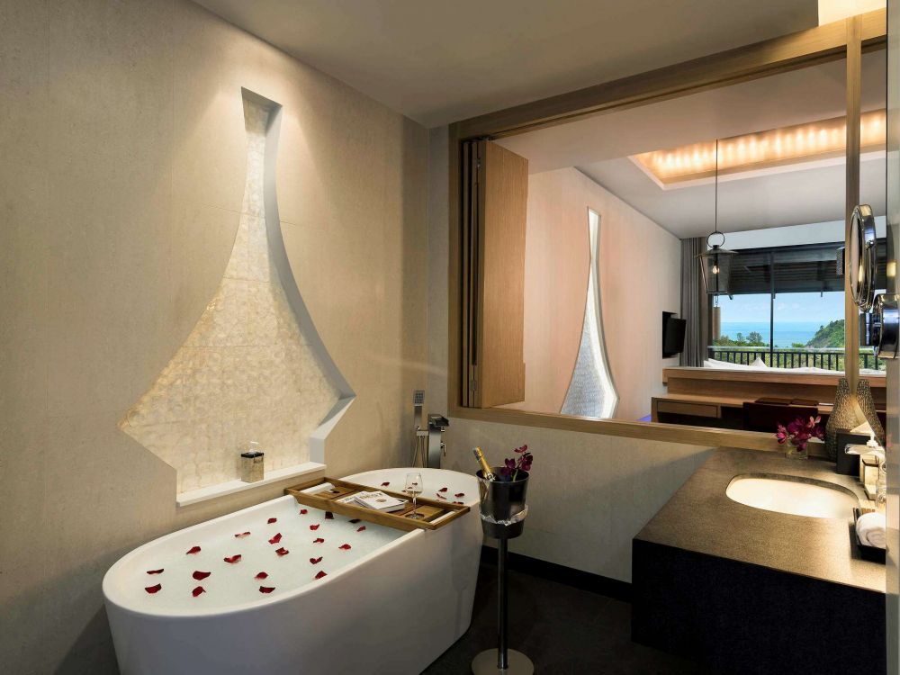 Premier Room (King Bed), Avista Hideaway Phuket Patong Mgallery By Sofitel 5*