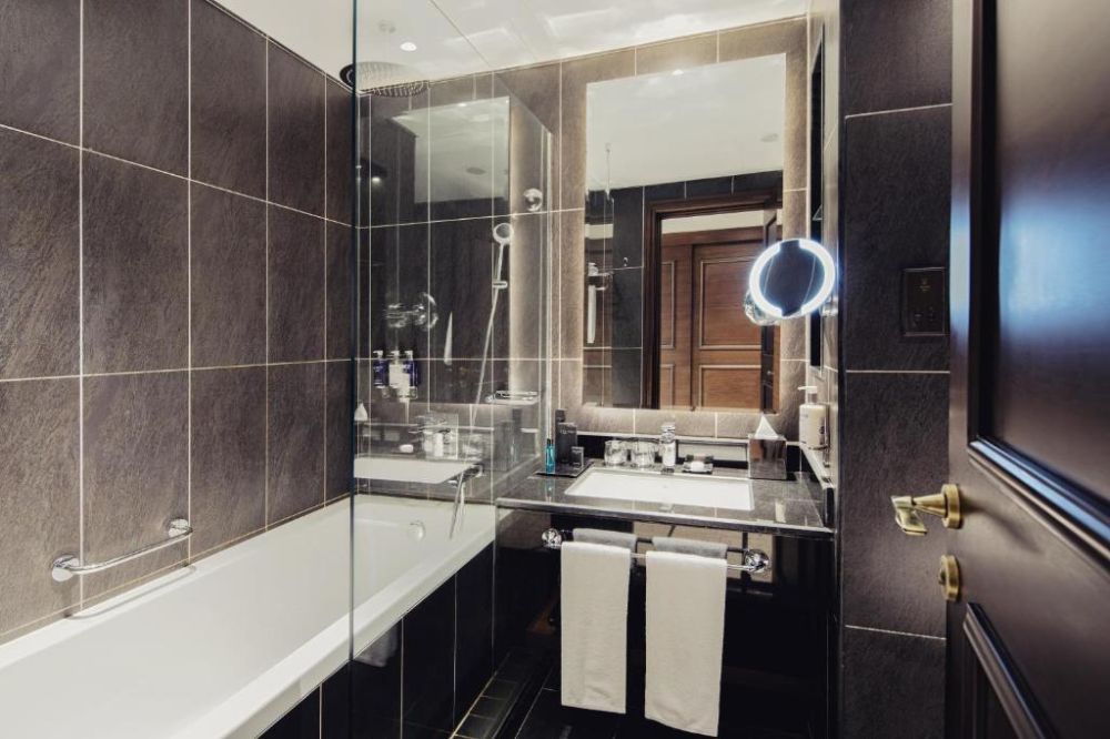 Deluxe Room, Dukes The Palm Dubai Hotel 5*