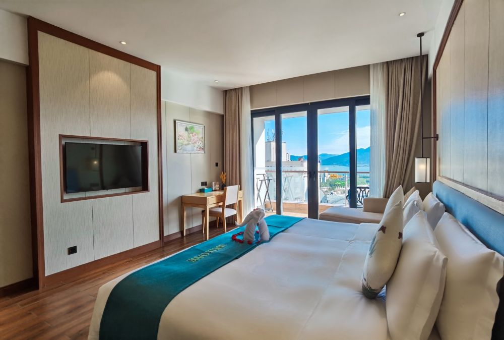 Superior Ocean View Room（City Ocean View), Da Dong Hai Hotel Sanya 5*