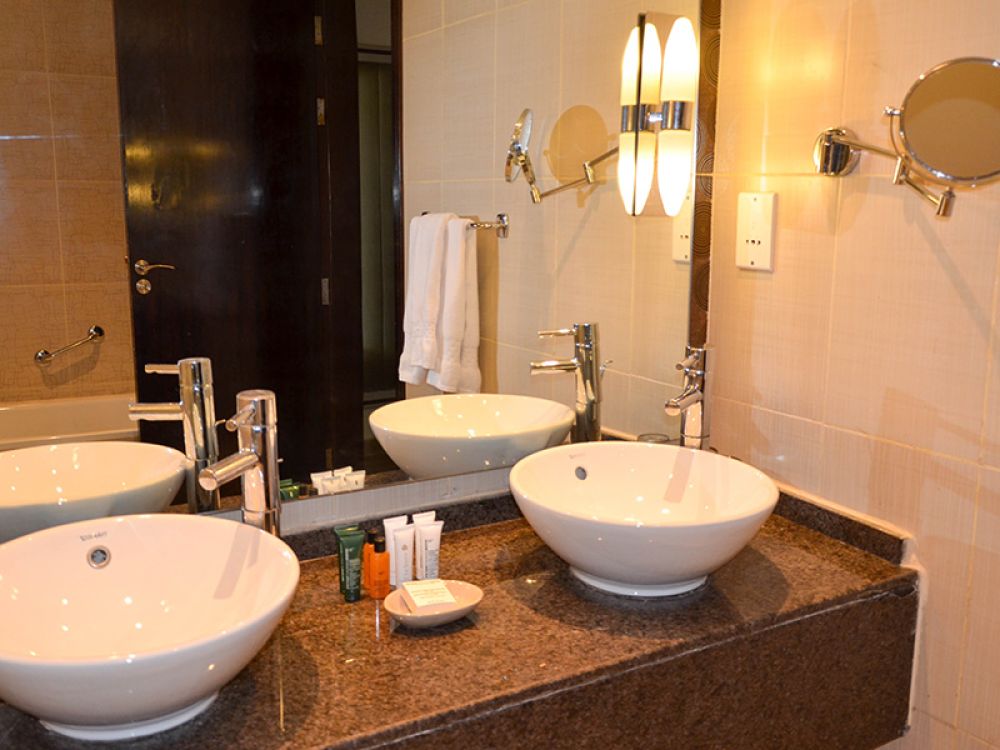 Mountainside King Deluxe Suite Pool view (ex.Family Deluxe Pool Room), Doubletree By Hilton Sharm Bay Resort Mountain Side 4*