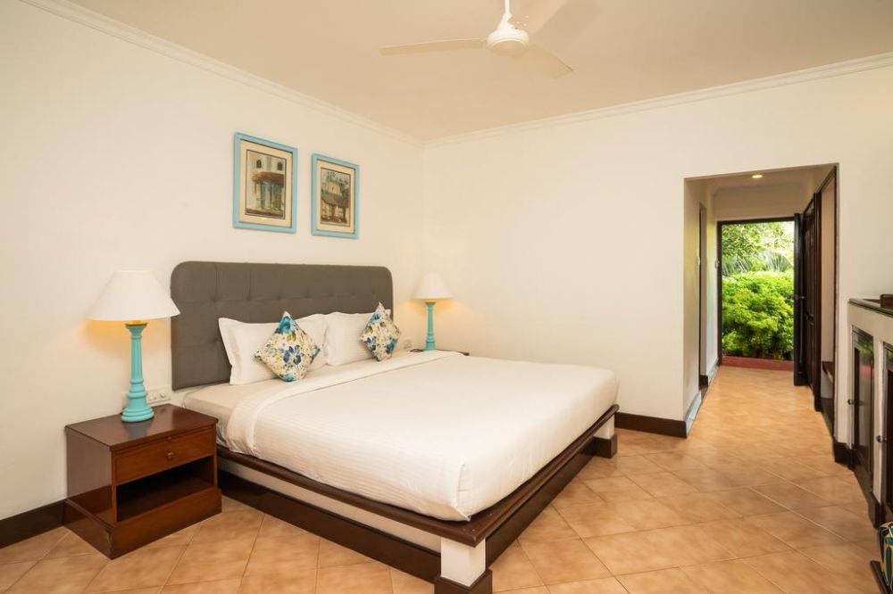 Deluxe (AC Room), Coconut Grove Resort 4*