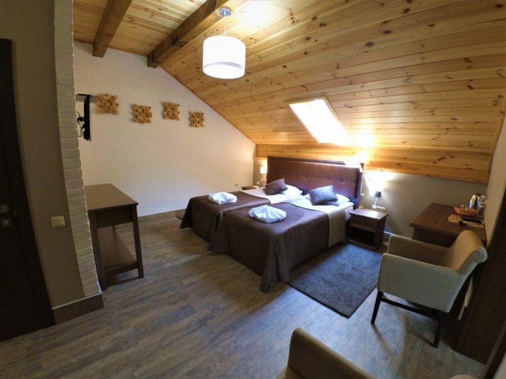 Two-room Junior Suite with Lake View (Vita Lake Hotel), Озеро Vita 