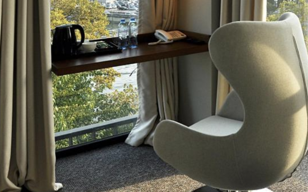Deluxe, River View Hotel Tbilisi (ex. Just Inn Tbilisi) 4*