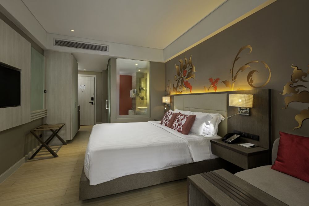 Deluxe Pool Access, Grand Mercure Phuket Patong 5*