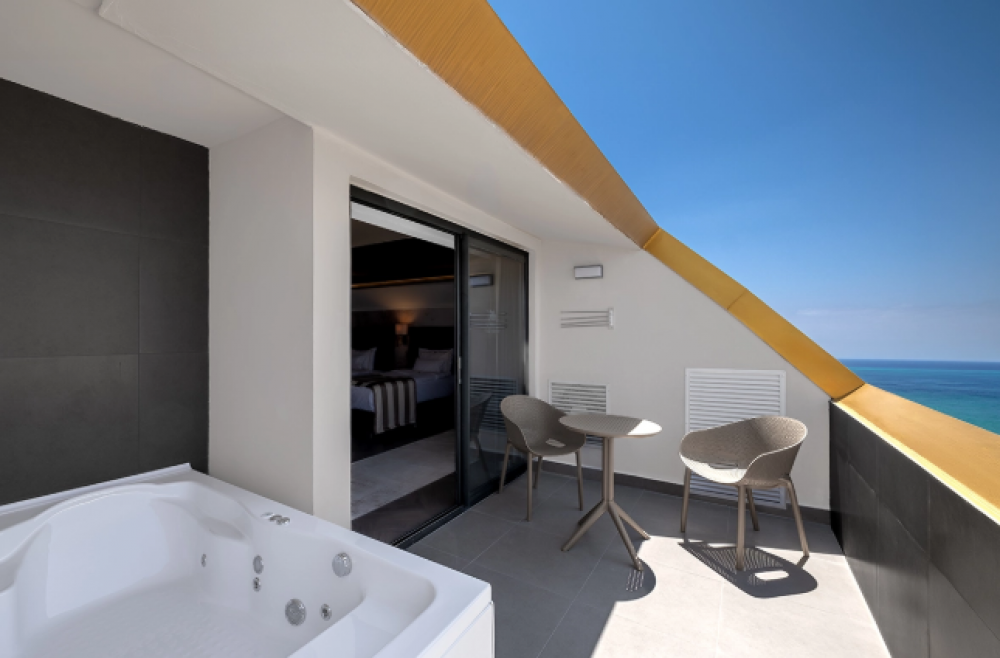 Terrace Suite, Utopia World Hotel 5*