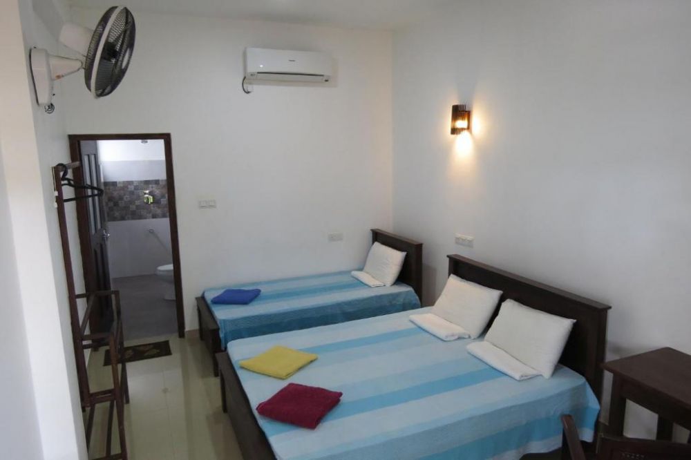 Deluxe Room Double/Twin Balcony (Second Floor), Sailors Mirissa 3*