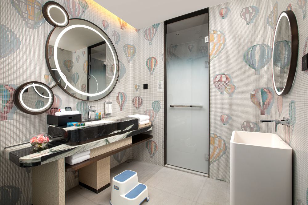 Hualuxe Lake View Family Studio, Hualuxe Sanya Yalong Bay Resort 5*
