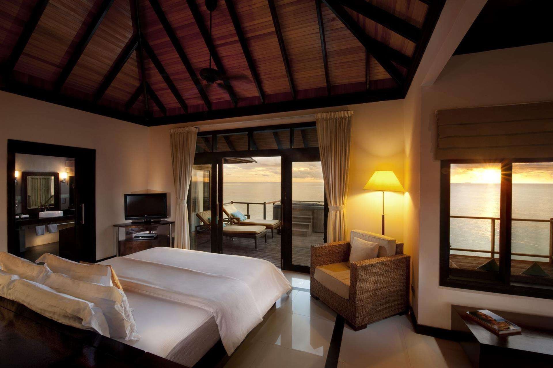 Sunset Horizon Water Villa with Pool, Sun Siyam Iru Fushi (ex. The Sun Siyam Iru Fushi) 5*