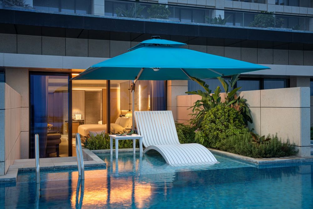 Premium Ocean View Outdoor Private Pool (1 king premium ocean view pool access), Voco Sanya Dadonghai 5*