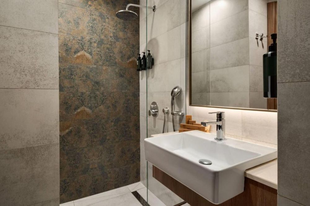 Premium King City View Room, La Quinta by Wyndham Batumi 4*