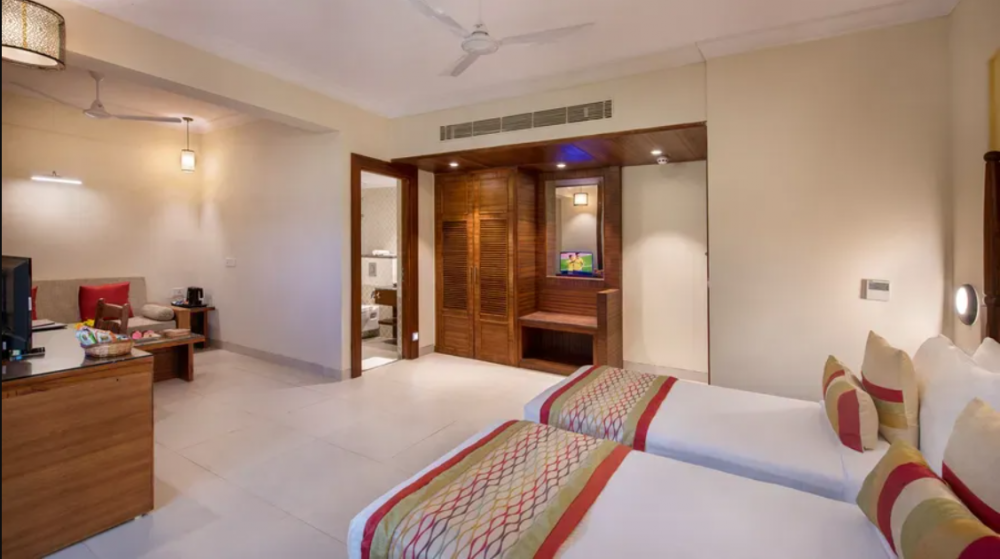 Superior, Sea Breeze Sarovar Portico (ex.Sea Breeze Max Resort & Spa) 4*