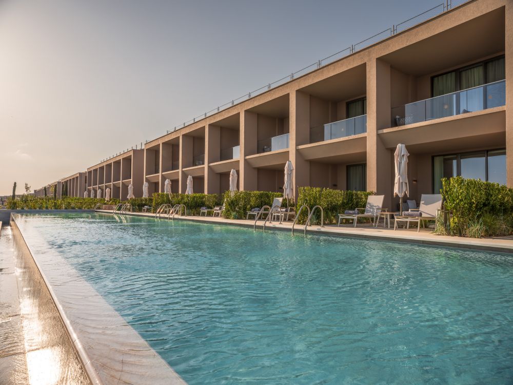 Family Deluxe Suite Swim-up Sea View, Akra Didim Resort & SPA 5*