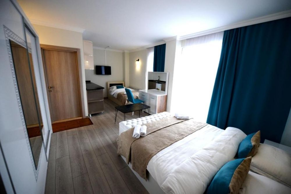 Family Studio, Aristocrat 4*