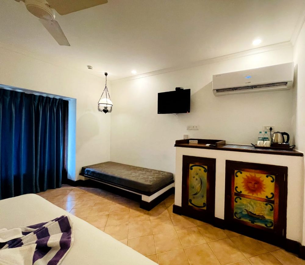 Deluxe (AC Room), Coconut Grove Resort 4*