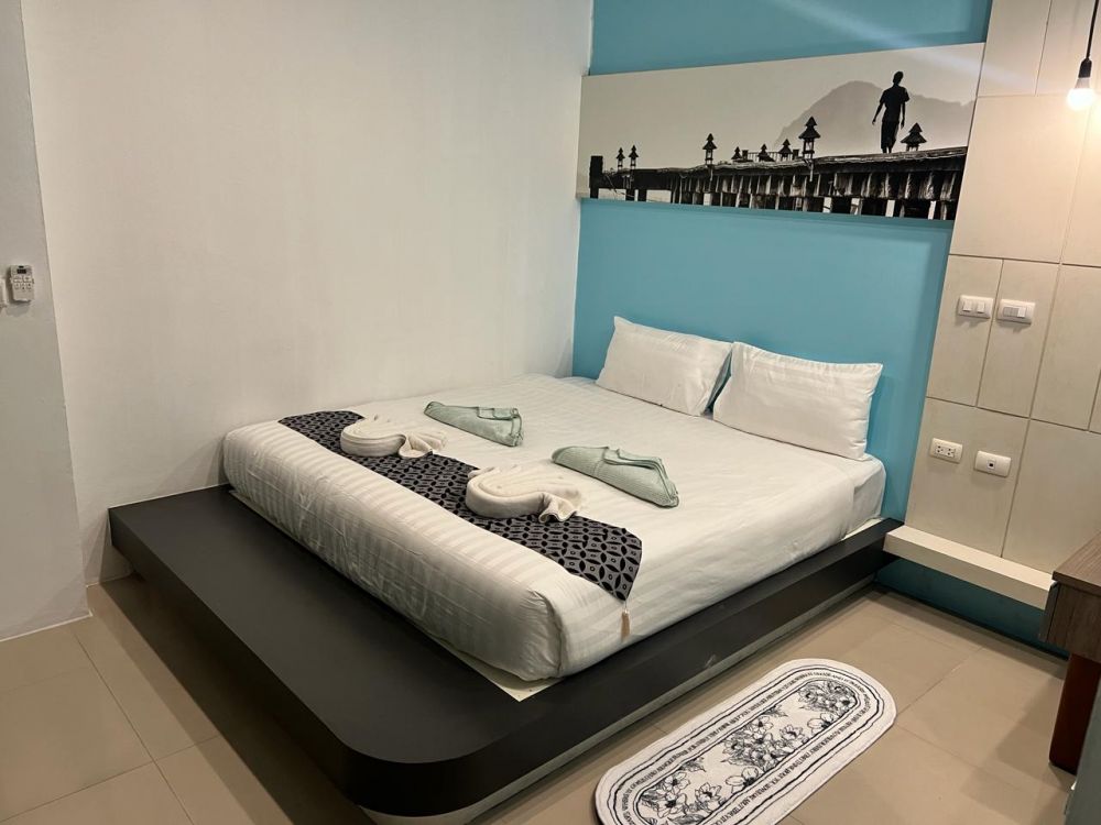 Superior Double Room with Balcony City View, Hotel The Journey Patong New 3*